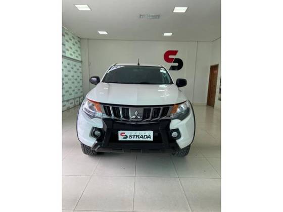 MITSUBISHI L200 TRITON 2.4 16V TURBO DIESEL OUTDOOR GLS CD 4X4 AUTOMÁTICO